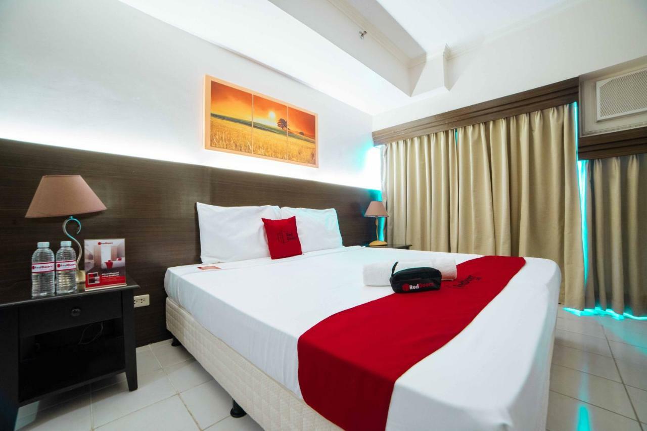เรดดอร์ซ พรีเมียม แอท ซิตี้แลนด์ ตาไกย์ไตย์ 2 Hotel Tagaytay City ภายนอก รูปภาพ