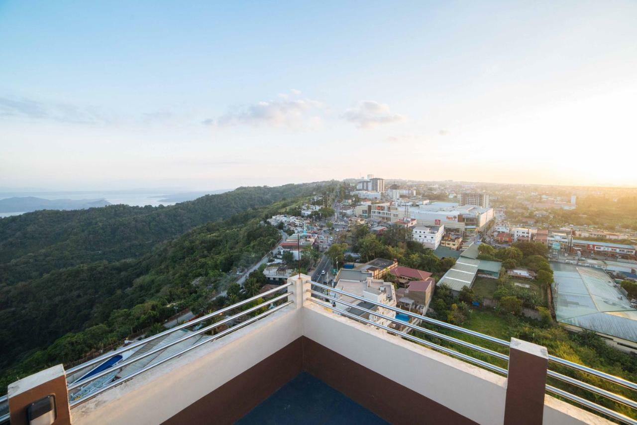 เรดดอร์ซ พรีเมียม แอท ซิตี้แลนด์ ตาไกย์ไตย์ 2 Hotel Tagaytay City ภายนอก รูปภาพ