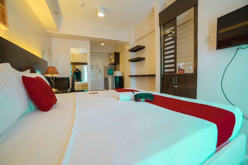 เรดดอร์ซ พรีเมียม แอท ซิตี้แลนด์ ตาไกย์ไตย์ 2 Hotel Tagaytay City ภายนอก รูปภาพ