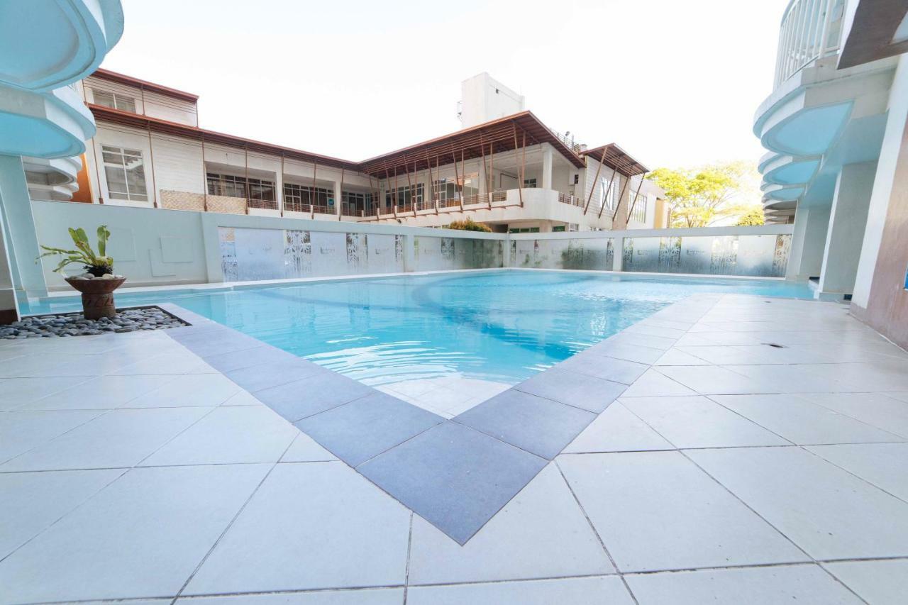 เรดดอร์ซ พรีเมียม แอท ซิตี้แลนด์ ตาไกย์ไตย์ 2 Hotel Tagaytay City ภายนอก รูปภาพ